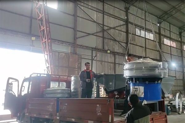 客戶訂制接觸物料不銹鋼旋振篩發(fā)貨