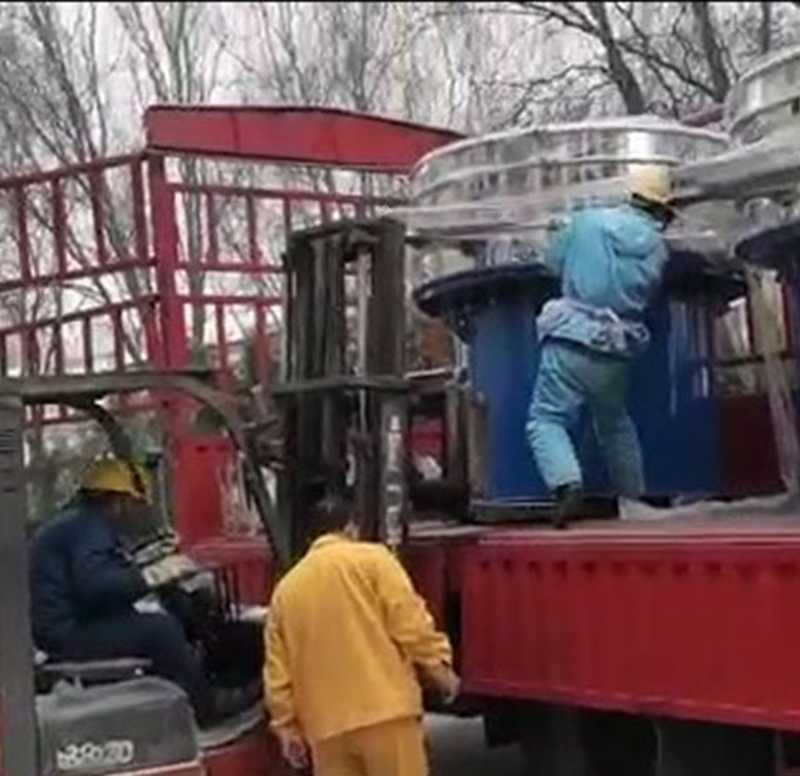 圓形振動(dòng)篩裝車視頻—新鄉(xiāng)高卓振動(dòng)篩廠家